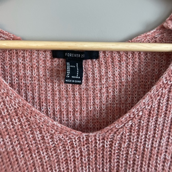 FOREVER 21 SWEATER SIZE S - Picture 2 of 4